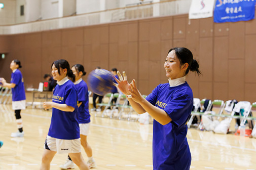 札幌国際大学女子ハンドボール部写真1