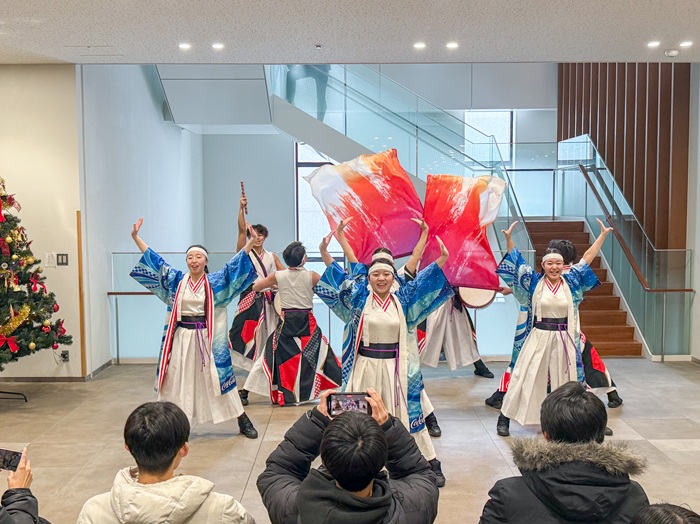 札幌国際大学　YOSAKOIソーラン部の演舞