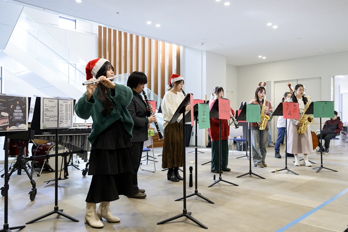 札幌国際大学　吹奏楽部の演舞