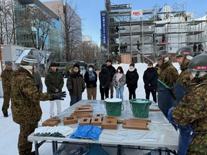 札幌国際大学　雪像づくり体験