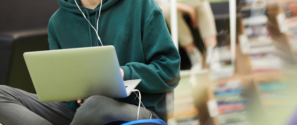 PCを操作する人